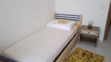 Fer et planche Ă repasser, Wi-Fi, draps fournis