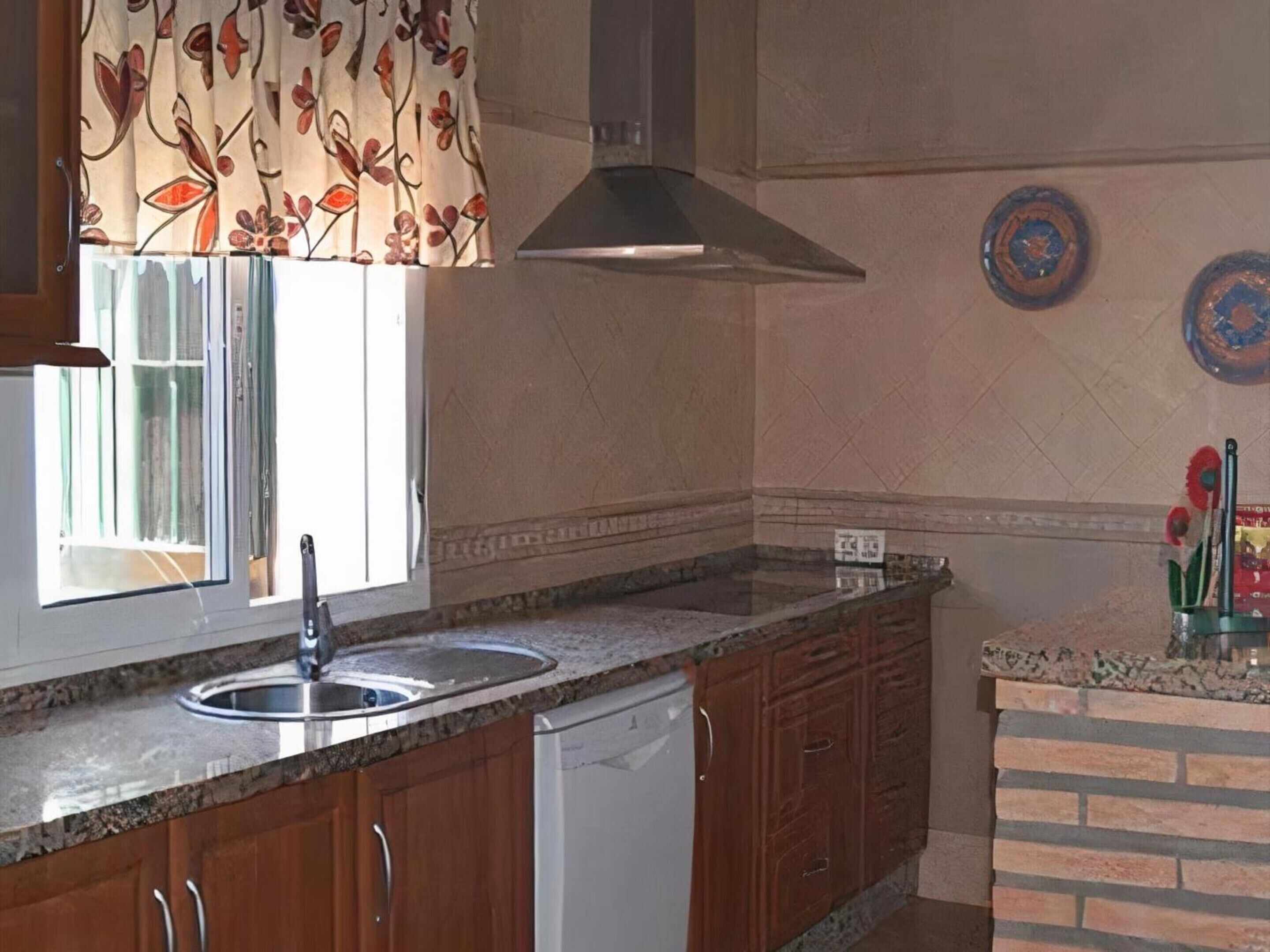 Căn hộ | Bếp riêng | Tủ lạnh, lò vi sóng, lò nướng, bếp nấu 