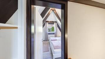 House | 2 bilik tidur, dilengkapkan perabot secara berasingan