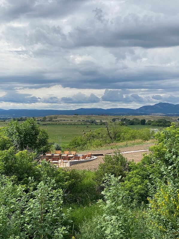 Outdoor dining - Shortgrass Resort (Spearfish)