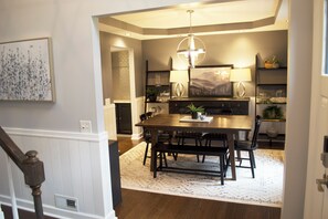 Dining - Stylish 4 Bedroom Home Minutes to CVNP, Skiing & Twinsburg Attractions (Twinsburg)