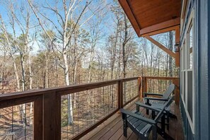 Property grounds - One mile from Dollywood, Cal Ripken fields and the Parkway. Brand New Cabin!! (Pigeon Forge)