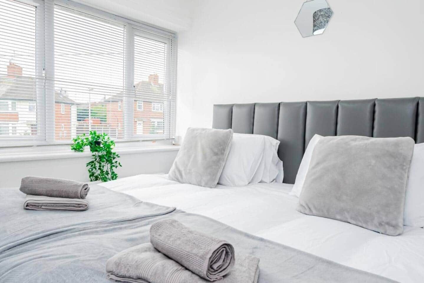 Ferros/tábuas de passar roupa, Wi-Fi, roupa de cama