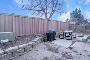 Outdoor dining - CENTRAL DENVER FAMILY HOME (Denver)
