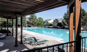 Outdoor pool - CENTRAL DENVER FAMILY HOME (Denver)