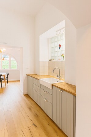 Interior - Historic old building: 5.5 rooms, 4 bedrooms, luxury & space for up to 9 guests (Homburg)