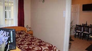 1 camera, ferro/asse da stiro, Wi-Fi, lenzuola