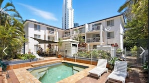 Outdoor pool - Immaculate Fully Self Contained Apartment in Central Surfers Paradise (Surfers Paradise)