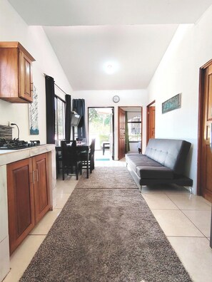 Interior - House in Playa Grande/Piscina • Surf & Sunsets - WiFi - A/C - Complete kitchen (Provincia de Guanacaste)