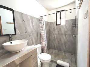 Hair dryer, towels, soap, toilet paper - House in Playa Grande/Piscina • Surf & Sunsets - WiFi - A/C - Complete kitchen (Provincia de Guanacaste)