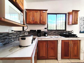 Private kitchen - House in Playa Grande/Piscina • Surf & Sunsets - WiFi - A/C - Complete kitchen (Provincia de Guanacaste)