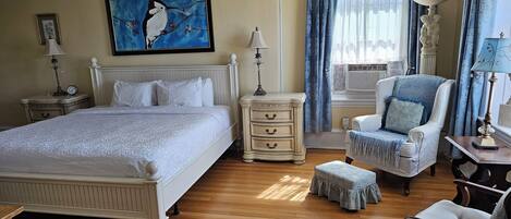 Iron/ironing board, free WiFi, bed sheets