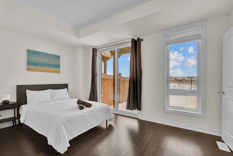 Iron/ironing board, WiFi, bed sheets. Embers Nest - 5 beds, 4 baths, 2 park, Backyard, Thermea Spa