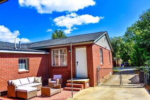 Exterior - Cozy Columbus Retreat (Columbus)