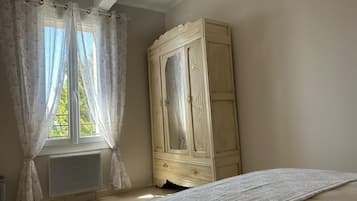 Schreibtisch, Bügeleisen/Bügelbrett, kostenloses WLAN, Bettwäsche