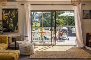 TV - Blissful on Bay by Waiheke Pure (Waiheke Island)