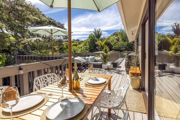 تناول الطعام بالخارج