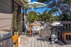 تناول الطعام بالخارج