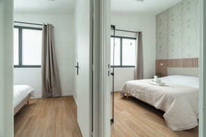 WiFi, bed sheets - Refurbished 2-bedroom apartment (Paris)