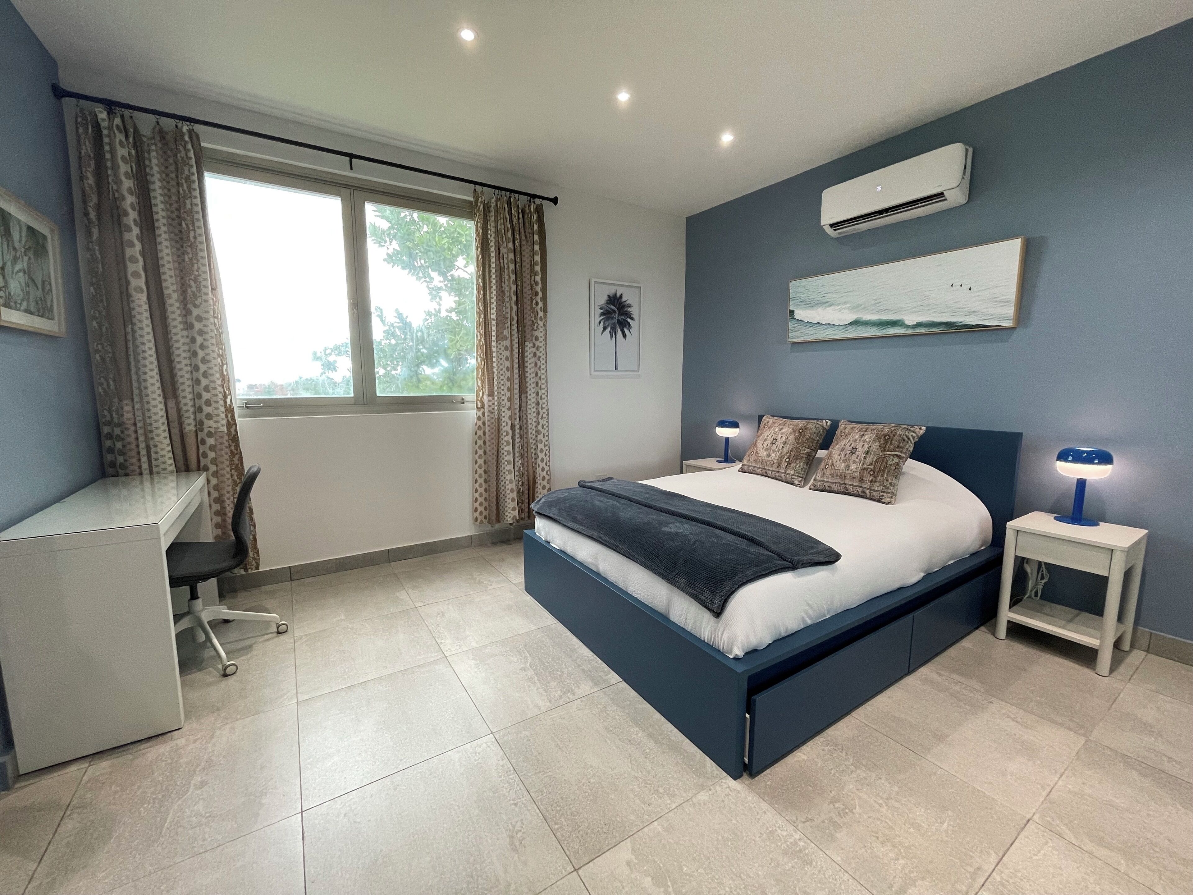 1 habitación, tabla de planchar con plancha, wifi y ropa de cama 