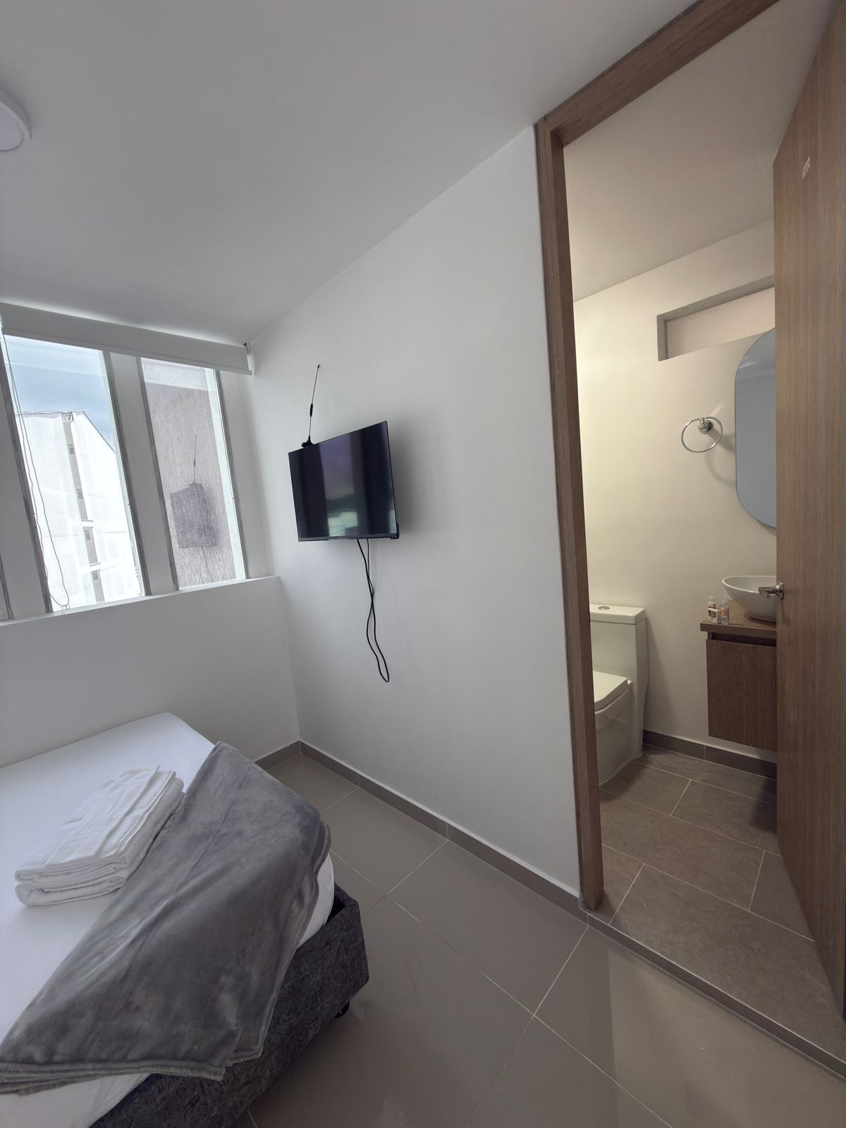 舒適雙人房, 山景 | 書桌、筆電工作空間、遮光布/窗簾、免費無線上網