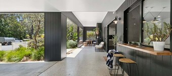 Donovan's Guest House - Architectural, Foodies, Pet Friendly