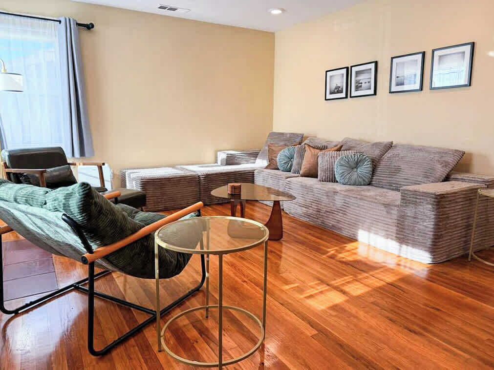 TV, fireplace, offices