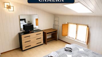 Schreibtisch, Bügeleisen/Bügelbrett, Reisekinderbett, kostenloses WLAN