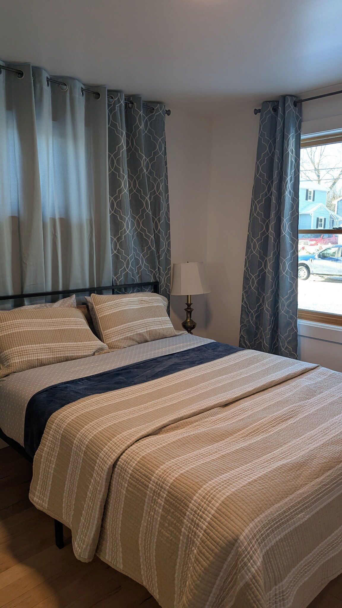 Fer et planche à repasser, Wi-Fi gratuit, draps fournis