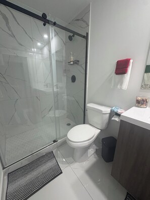 Uklassifisert bilde, 3 av 7, knapp