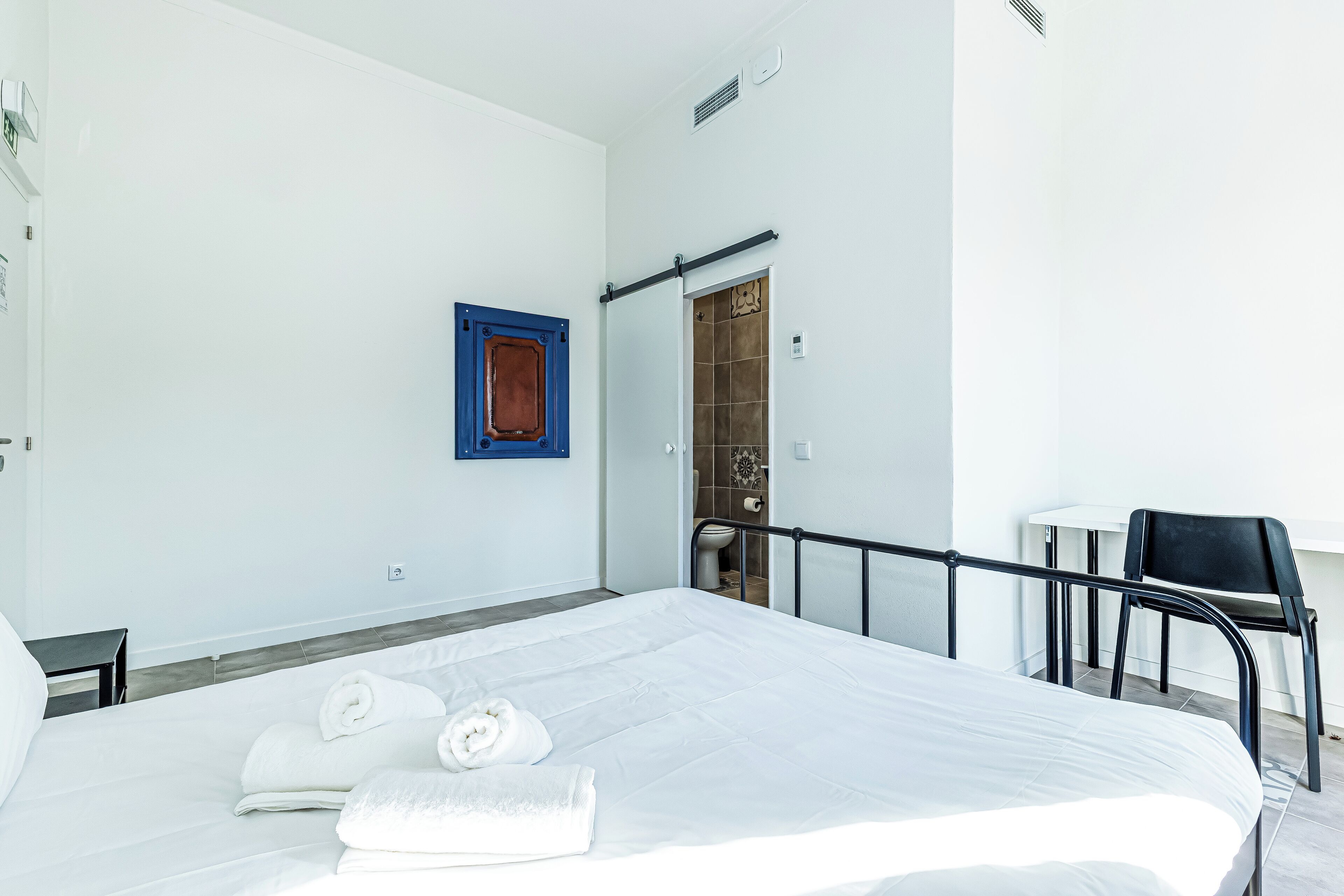 Arbutus Bed & Bar
