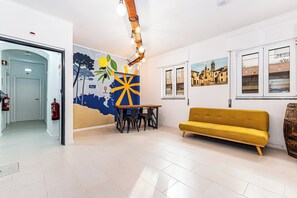 Reception - Arbutus Bed & Bar (Portimão)