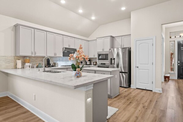 Fridge, microwave, oven, stovetop - Spacious 3BR Getaway w Dedicated Office | Sleeps 5 (Leander)