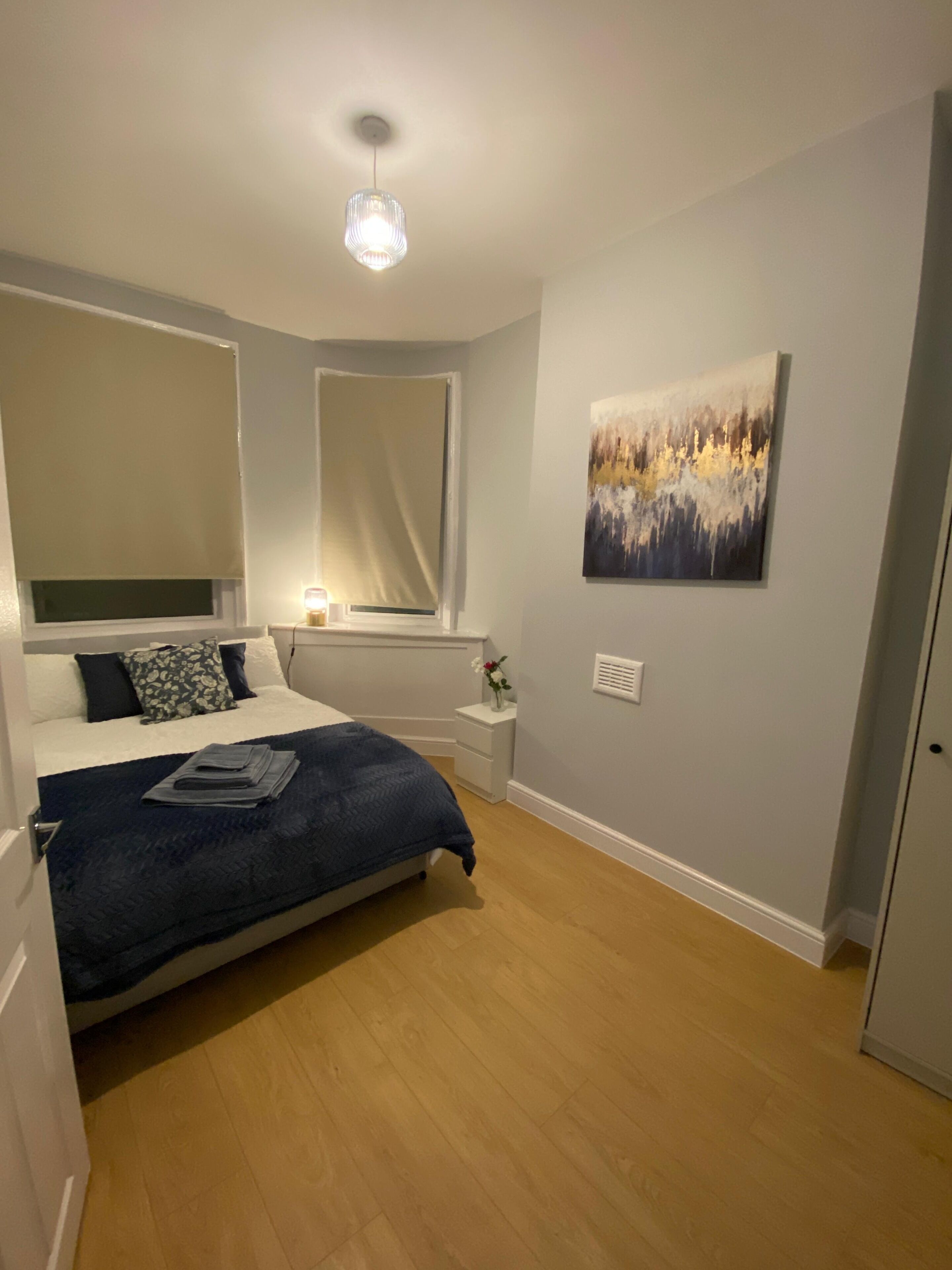 Iron/ironing board, free WiFi, bed sheets