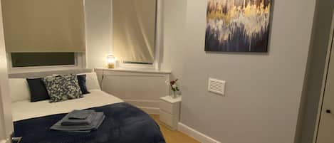 Iron/ironing board, free WiFi, bed sheets