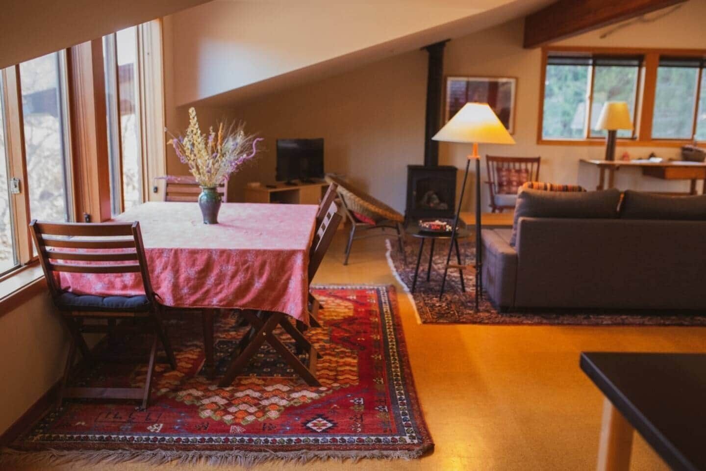 Fernseher, Kamin
