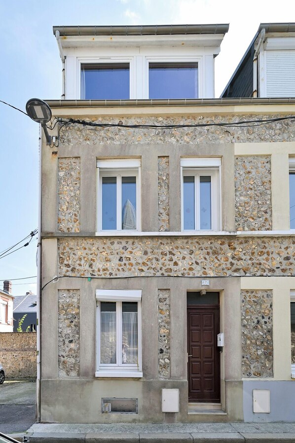 Front of property - Hiram (Fécamp)