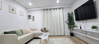 Cozy 2BR Suite - Private Entrance & Home Comforts