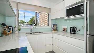 Oven, stovetop, dishwasher, coffee/tea maker