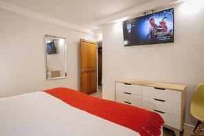 2 bedrooms, iron/ironing board, WiFi, bed sheets - Family Time Duplex Family Getaway with Pool (Providencia)