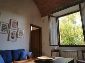 Interior - COURTESY124 Family apartment within walking distance of the center (Pisa)