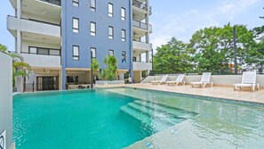 Pool - Moon Dusk Loft on Accent with Shared Pool and City Views (Cairns City)