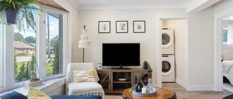 Iron/ironing board, internet, bed sheets