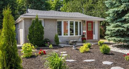 Modern & Cozy 3 Bd Retreat Near GGH · Downtown · University of Guelph · +Parking