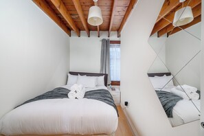 Iron/ironing board, WiFi, bed sheets - Beautiful 3-bedroom apartment in London perfect for your stay (London)