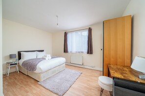 Iron/ironing board, WiFi, bed sheets - Beautiful 3-bedroom apartment in London perfect for your stay (London)