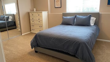 4 chambres, fer et planche à repasser, Wi-Fi, draps fournis