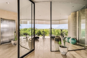 Fitness facility - 3BR Beach Front PH w Private Pool | Hot Tub | Gym (Tulum)