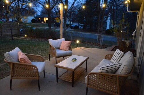 King Beds| Quiet & Walkable| Fenced Yard