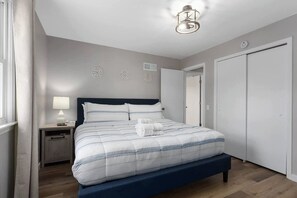 Fer et planche à repasser, lit parapluie, Wi-Fi, draps fournis